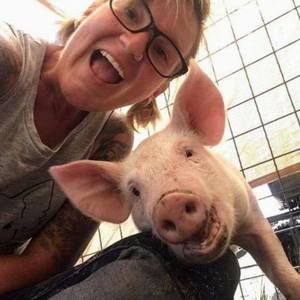 Meet your Posher, Connie